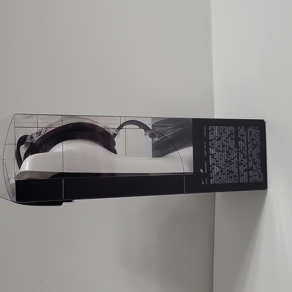 2 For $22 Nike Black Swim Goggles - Picture 4 of 5